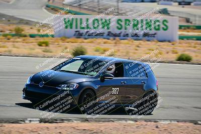 media/Oct-18-2025-Extreme Speed (Sat) [[d6d7e1fef1]]/Group 4 Orange/Session 2 (Turn 3)/